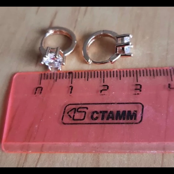 New 14k Gold Filled Geometric Circle Hoop Six-Claw White Sapphire Earrings - Picture 10 of 15